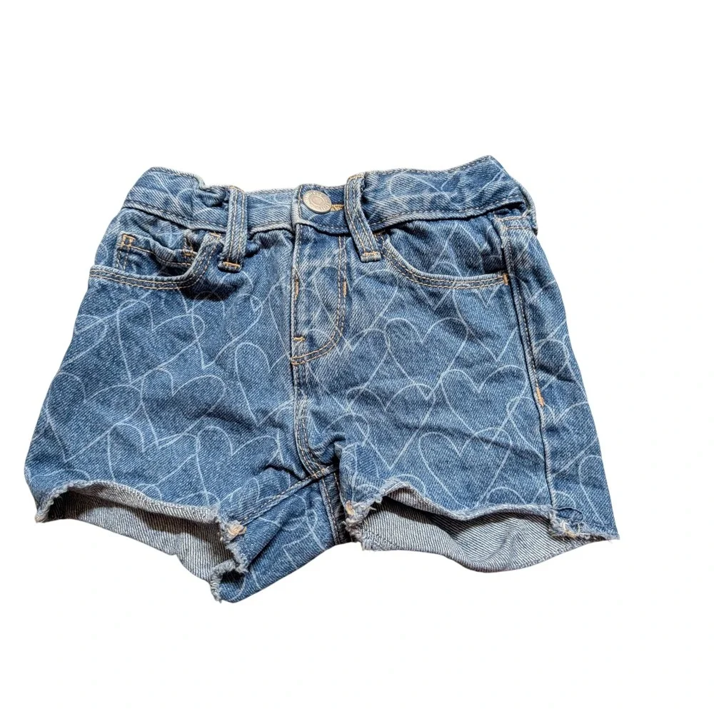 Old Navy Toddler Girls Heart Print Denim Shorts Medium Wash Blue Raw Hem 3T